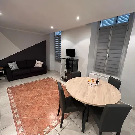 Holiday Apartment *